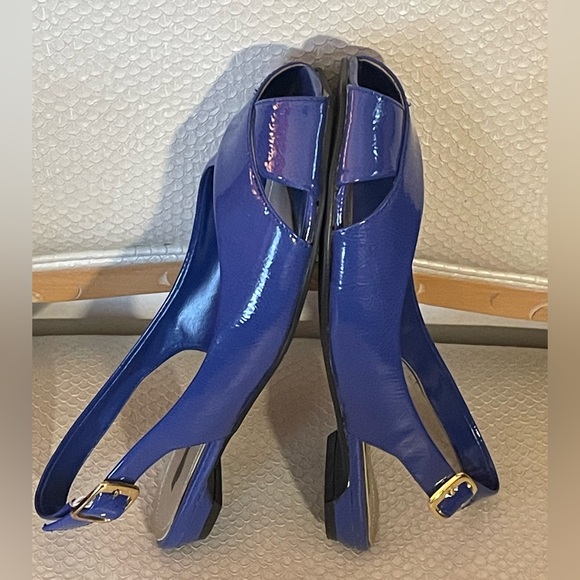 Newport News Sapphire Blue Leather Toe Open Low Sandal sSize 9.5 M - Picture 3 of 8